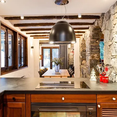 Les Praz - 280sqm - Sauna Cinema Fitness - 5 Bedrooms In Heart Of Les Praz - By Cozee Chalet